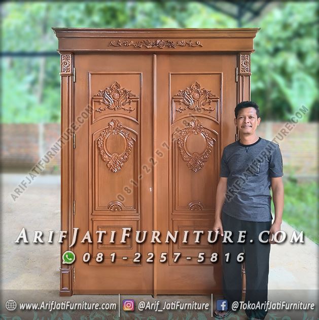 Pintu Rumah Model Eropa Kupu Tarung